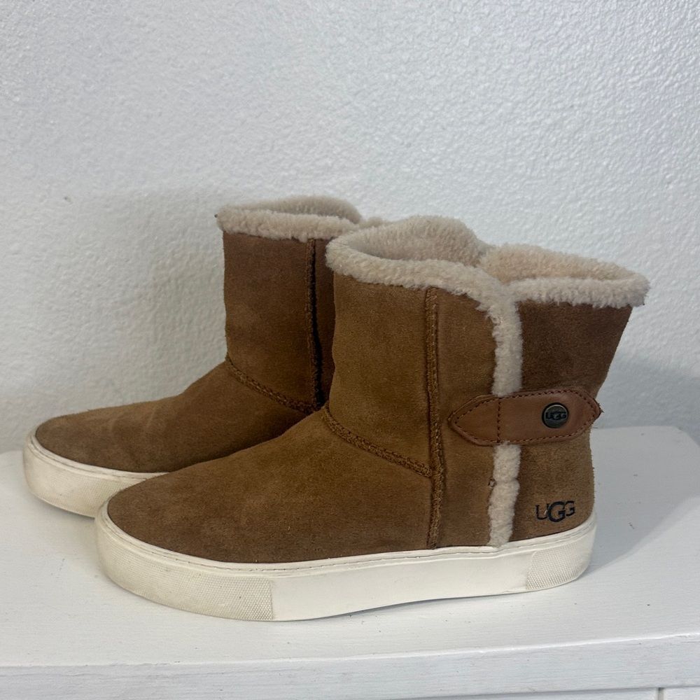 UGG Priya Plush Sneaker Boot- Soft chestnut brown- Size 6
